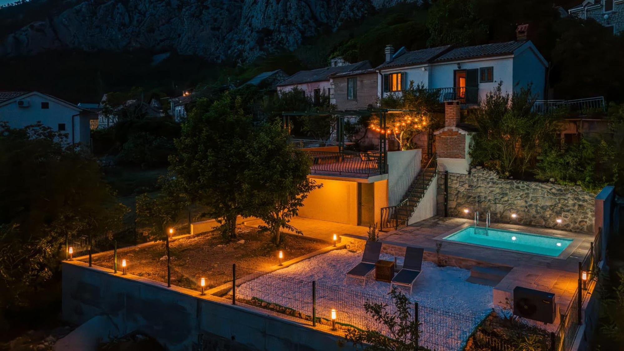 House Dida Mate - Cozy House In Nature With Heated Pool Tučepi Esterno foto