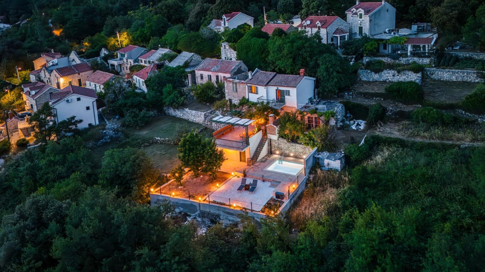 House Dida Mate - Cozy House In Nature With Heated Pool Tučepi Esterno foto