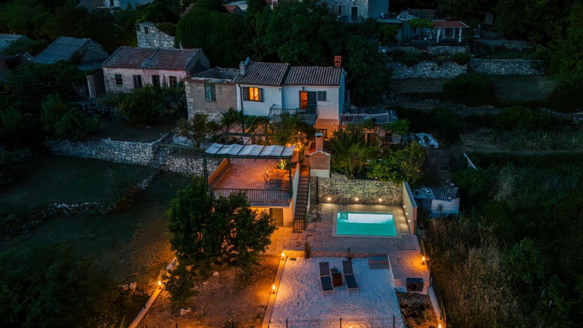 House Dida Mate - Cozy House In Nature With Heated Pool Tučepi Esterno foto