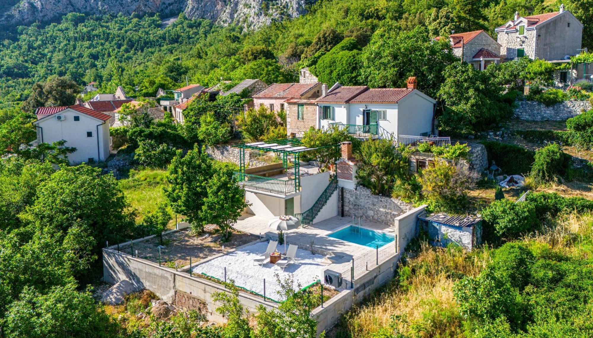 House Dida Mate - Cozy House In Nature With Heated Pool Tučepi Esterno foto