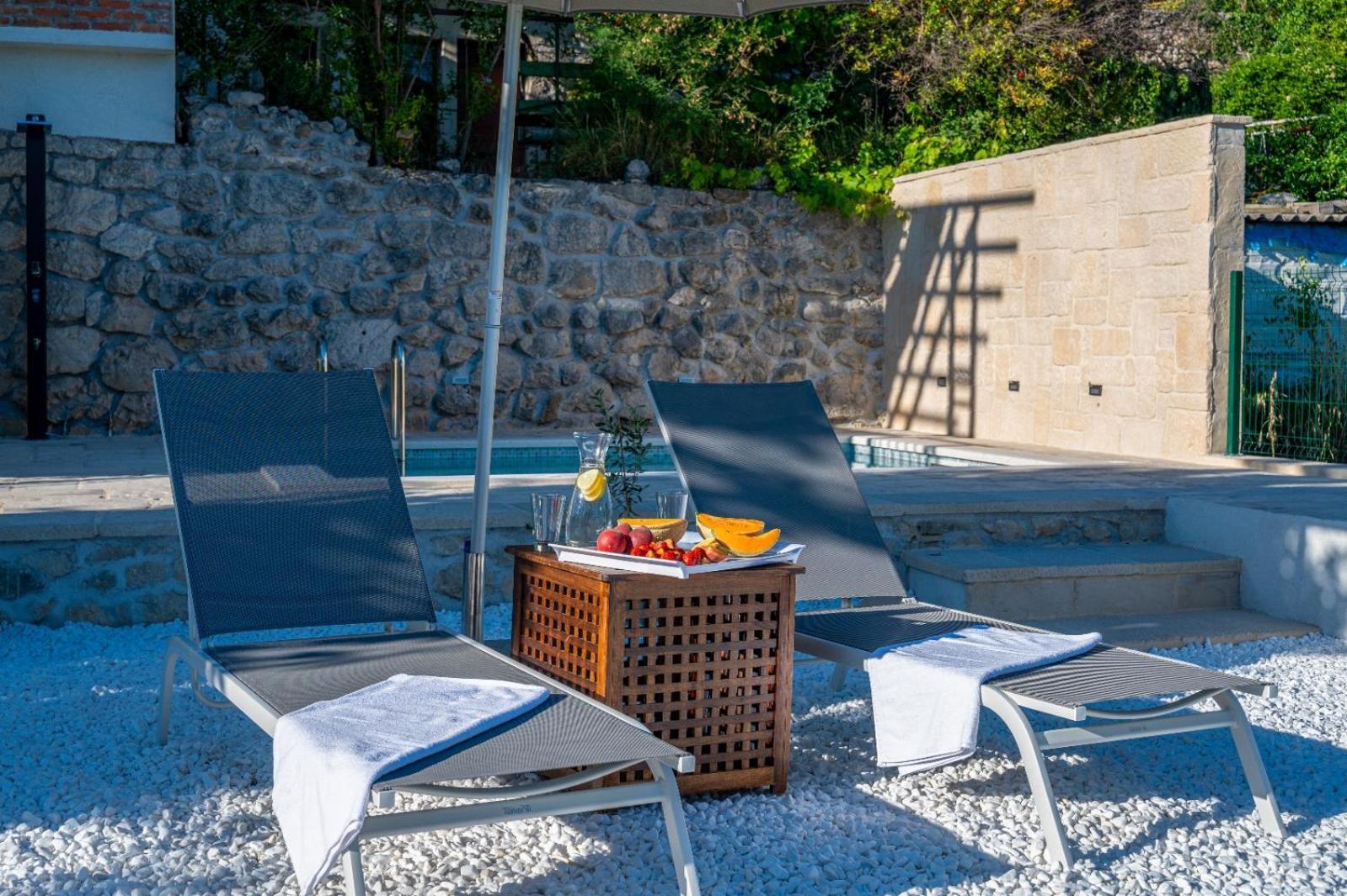 House Dida Mate - Cozy House In Nature With Heated Pool Tučepi Esterno foto