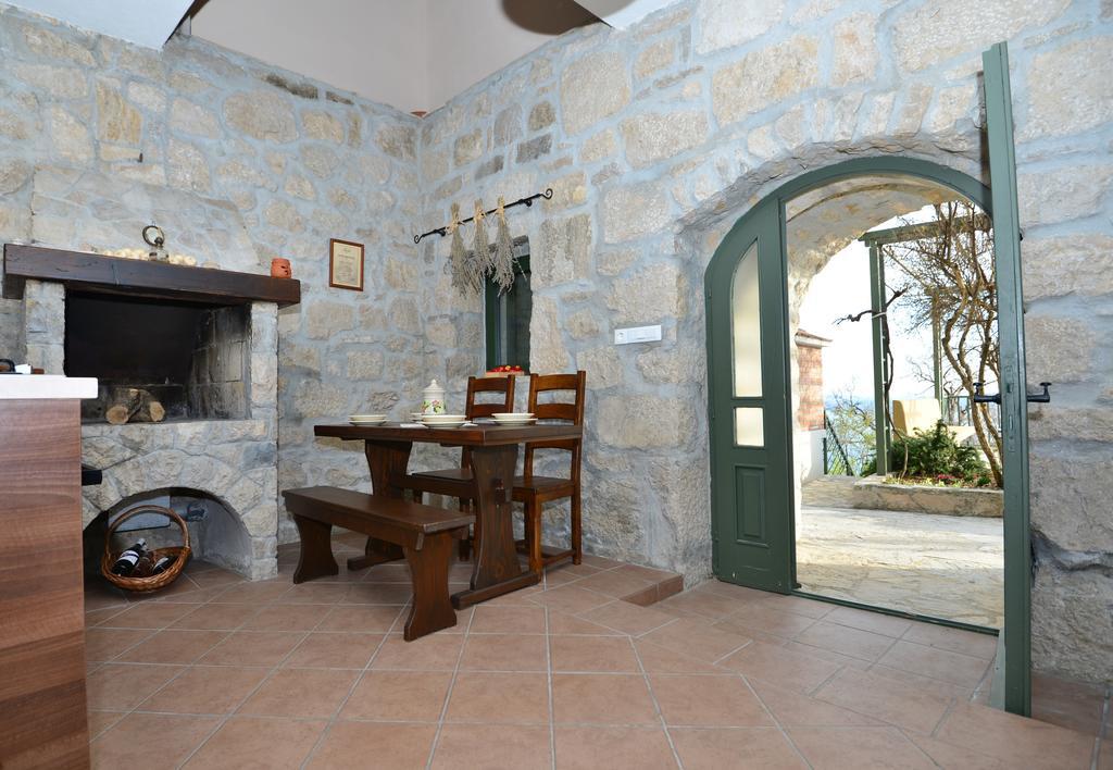 House Dida Mate - Cozy House In Nature With Heated Pool Tučepi Esterno foto